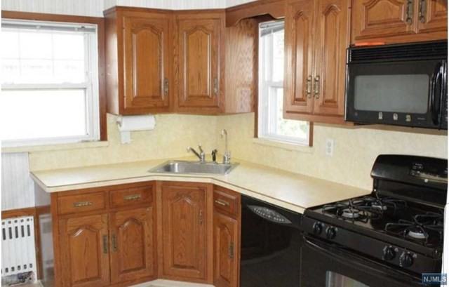 65 Urma Ave - Photo 2 of 15