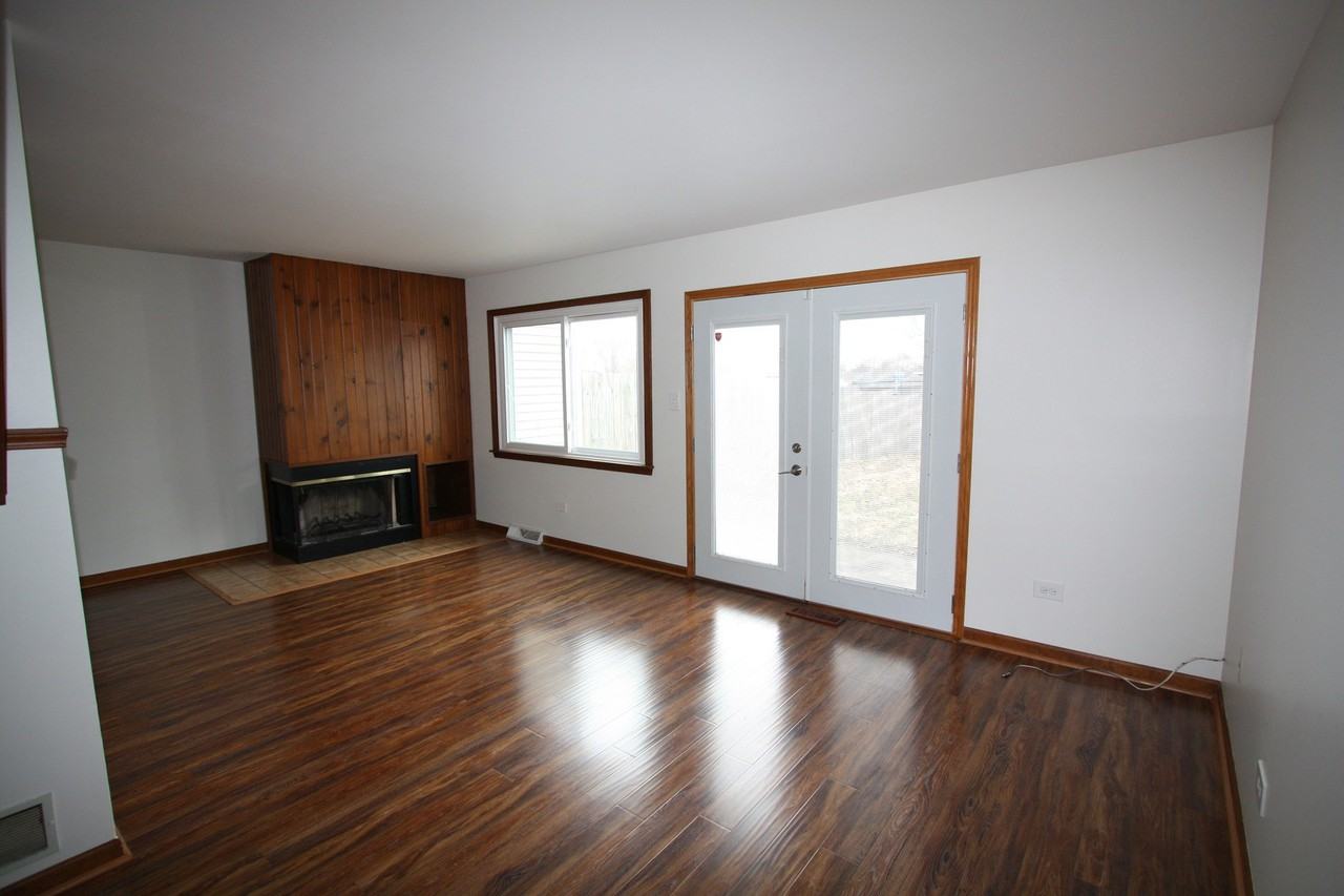 717 S Raven Rd - Photo 2 of 16