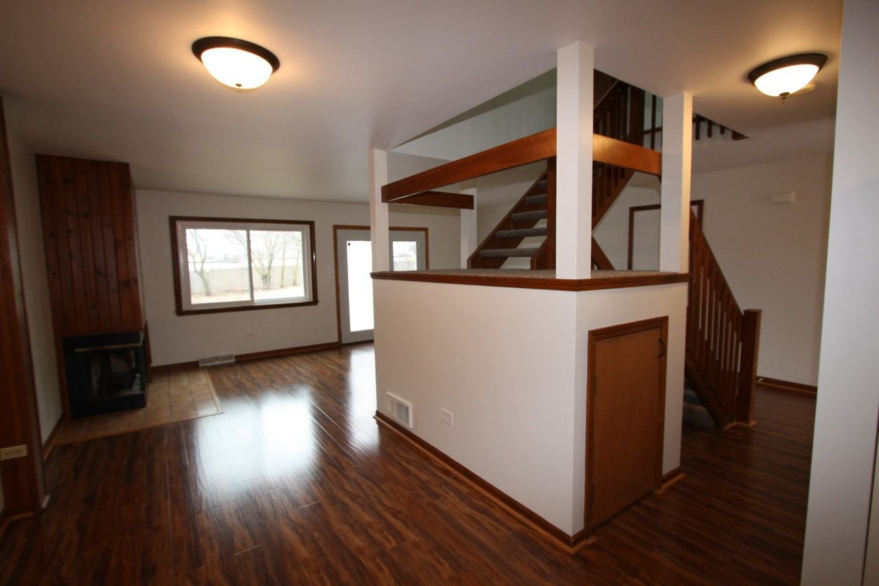 717 S Raven Rd - Photo 3 of 16