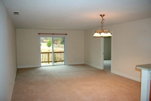 43 Fox Den Dr #203 - Photo 2 of 5