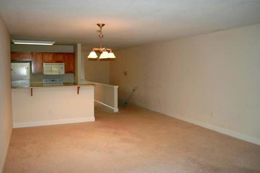 43 Fox Den Dr #203 - Photo 3 of 5