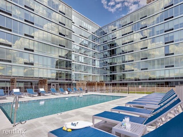 2030 Hudson St - Photo 3 of 17