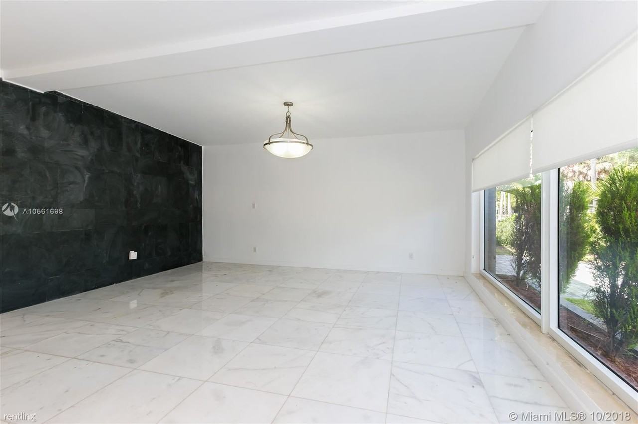 18950 NE 21st Ave - Photo 2 of 12