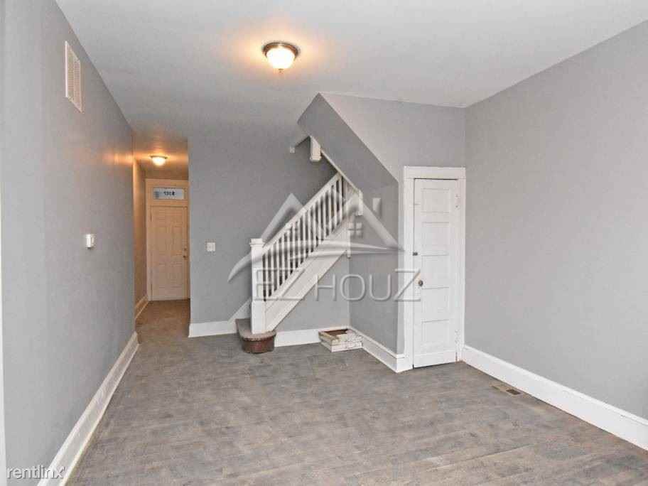 5317 Hamlin Ave - Photo 2 of 11