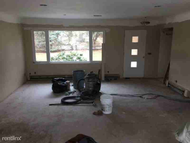 314 E Washington St - Photo 2 of 11