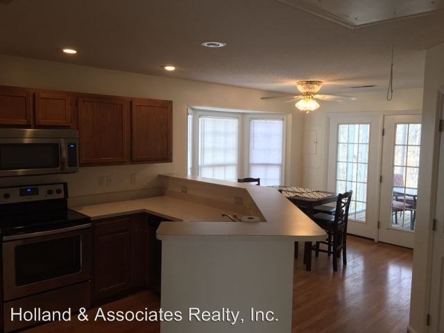 1309 Hillside Dr - Photo 2 of 3