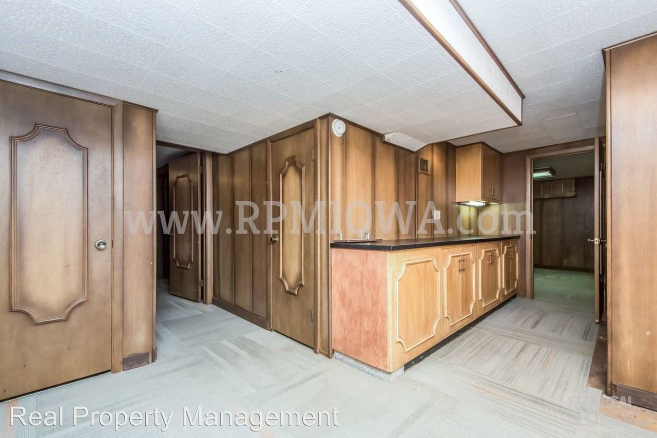 2816 Watrous Ave - Photo 2 of 2