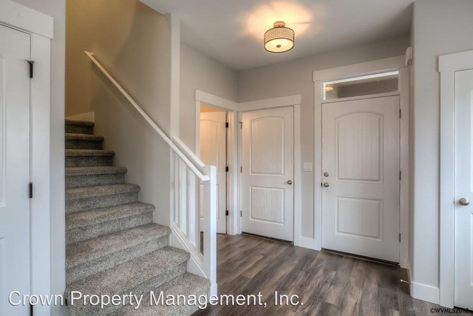 5711-5713 Honey Bee St S - Photo 3 of 16