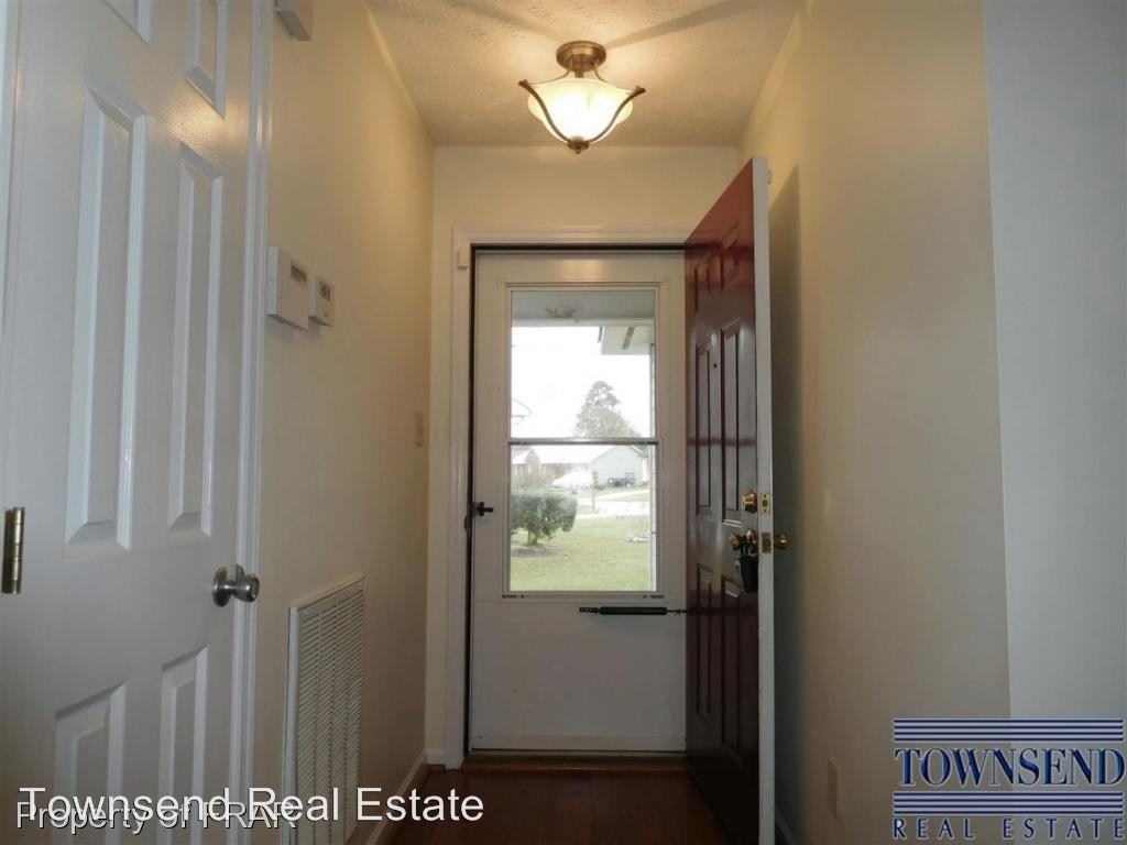 3652 Hastings Dr - Photo 2 of 21