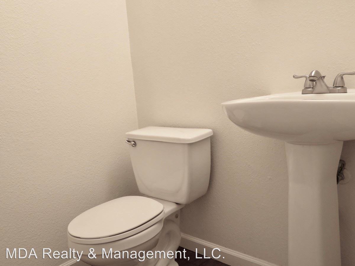 2256 Ada Ln - Photo 3 of 8