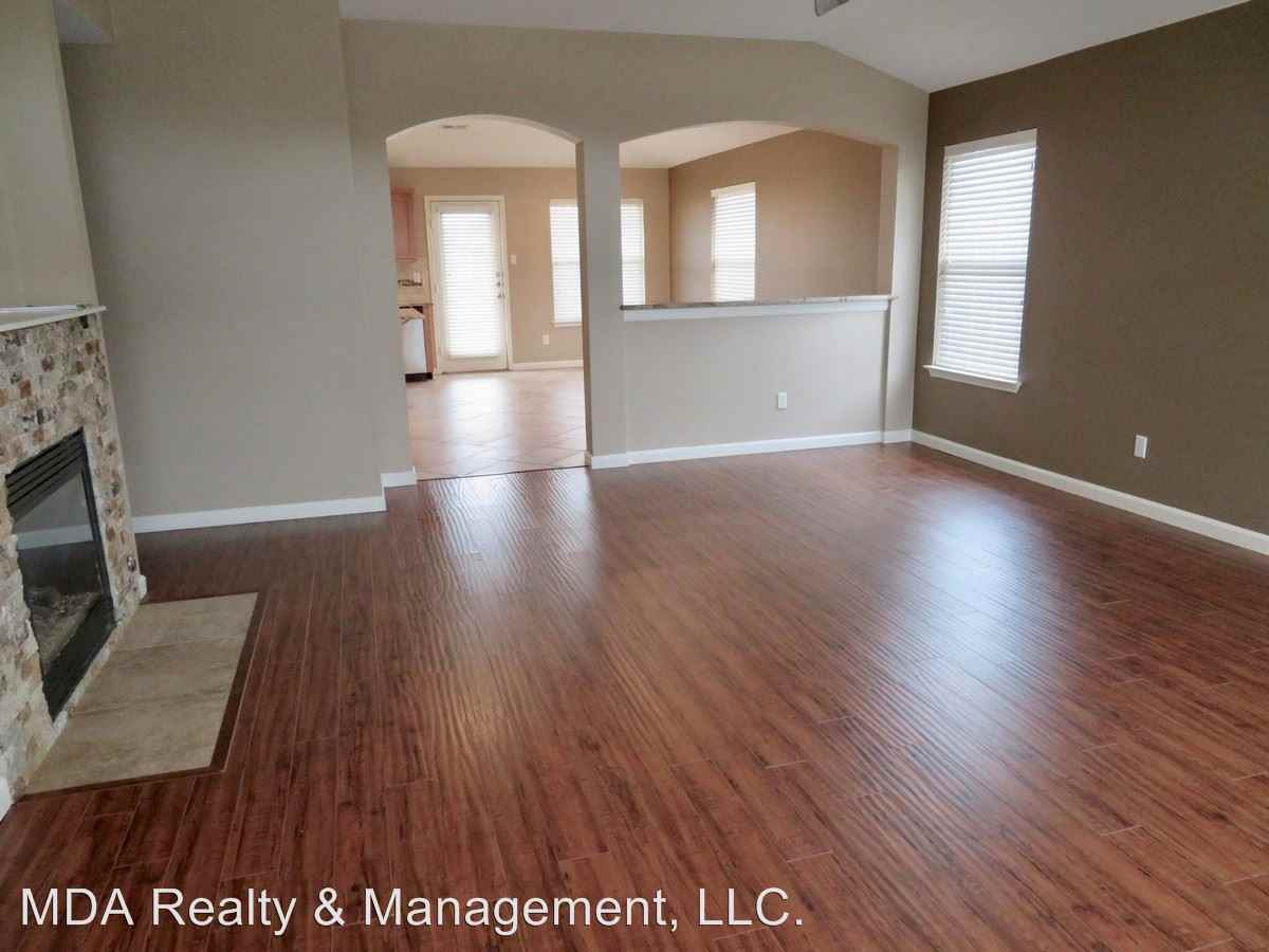 3220 Clinton Pl - Photo 2 of 11