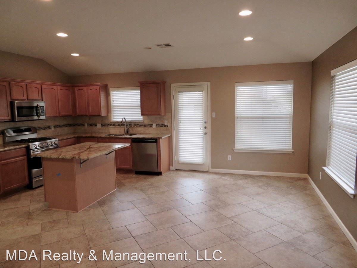 3220 Clinton Pl - Photo 3 of 11