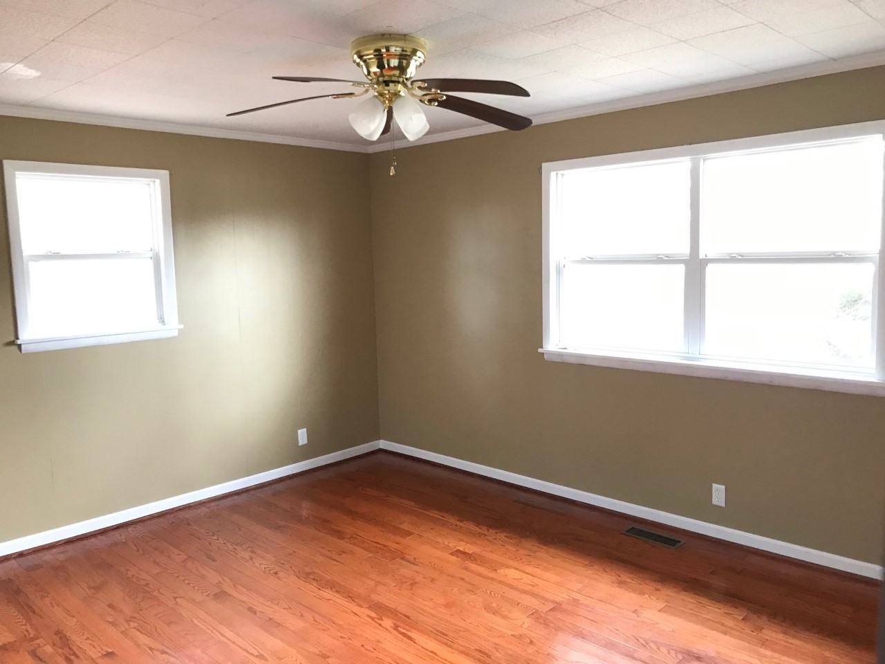 1576 Gainesboro Hwy - Photo 3 of 5
