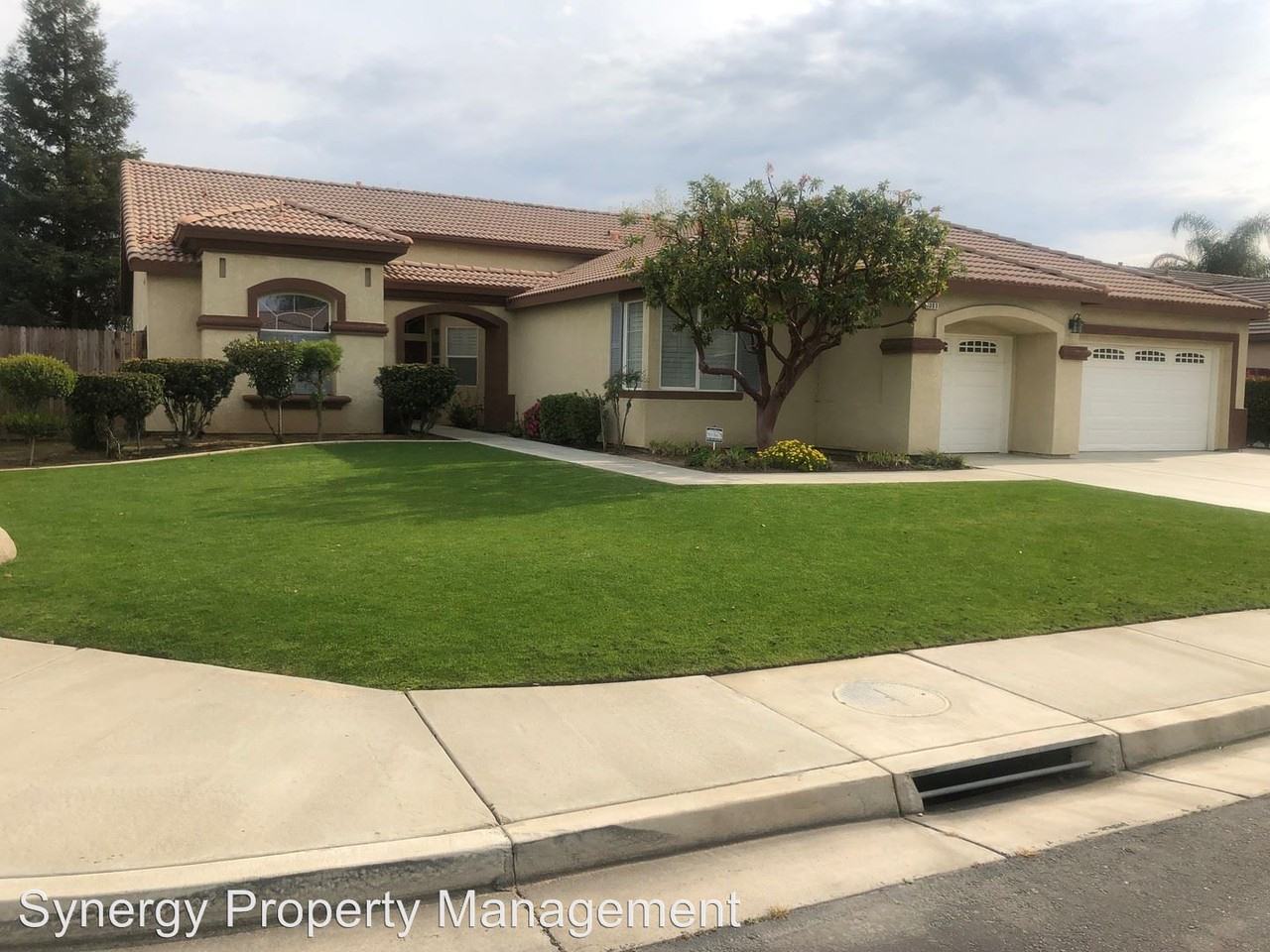 9303 Lake Victoria Dr - Photo 2 of 19