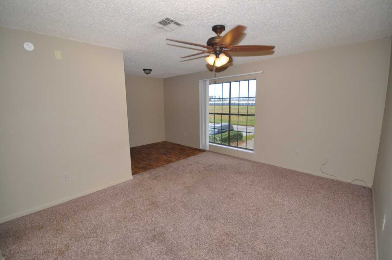 1101 Deesport St - Photo 3 of 6