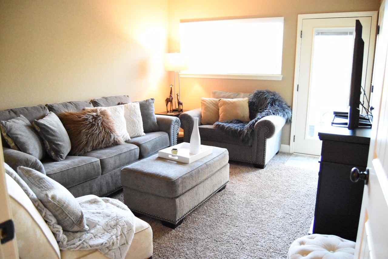 2131 SW Timbertrace Ln - Photo 2 of 13