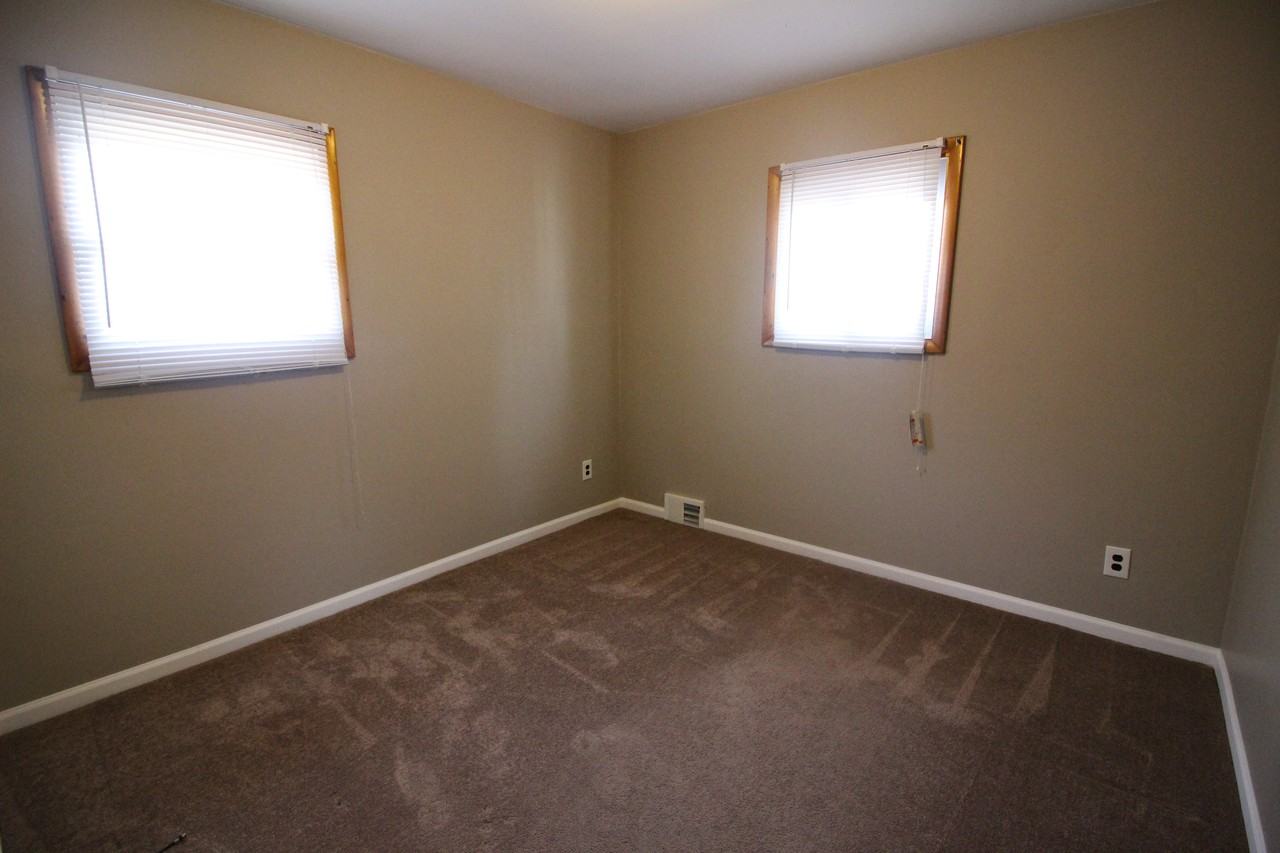 12035 Farley - Photo 3 of 4