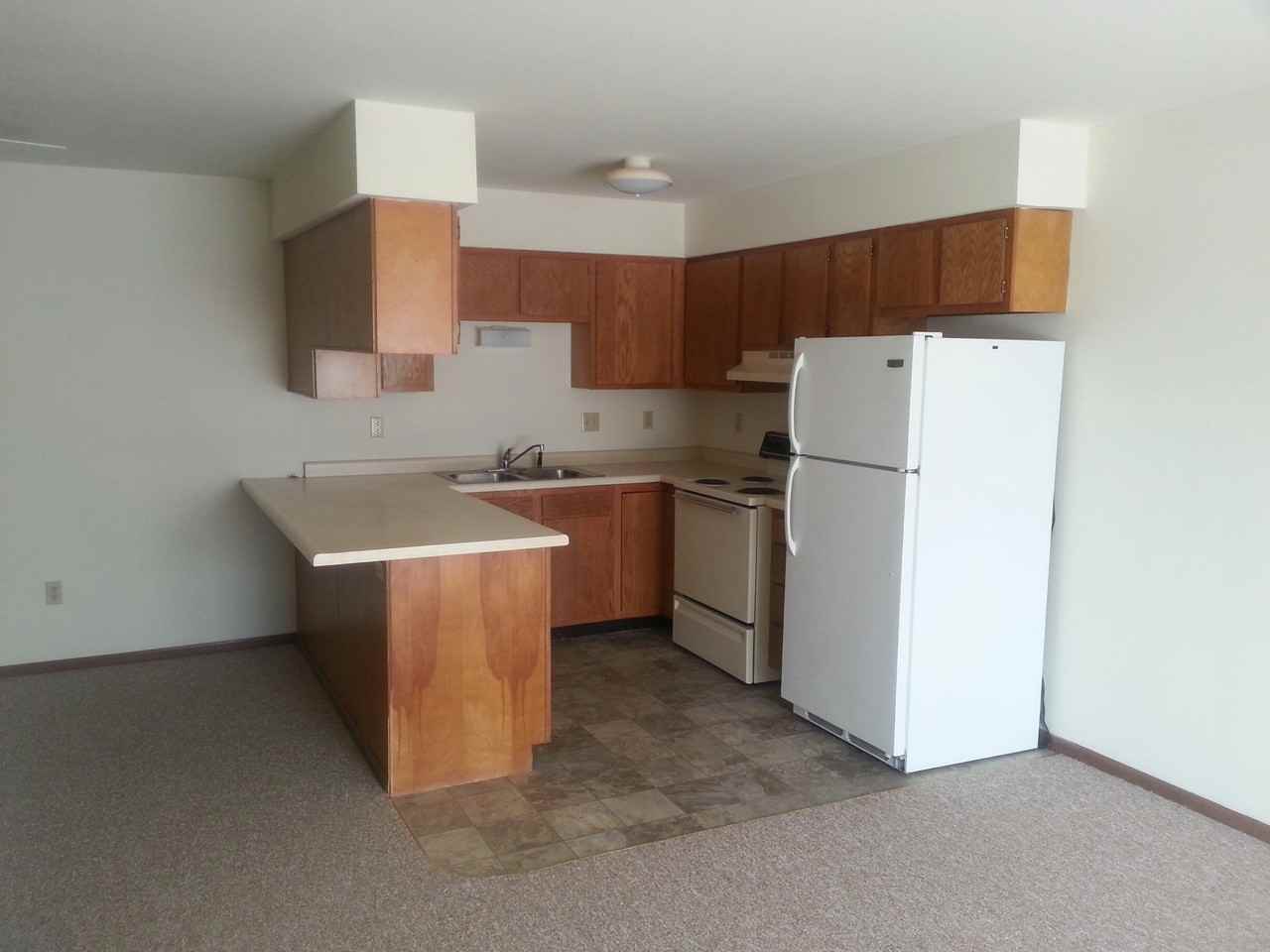 305 Jefferson St - Photo 2 of 4
