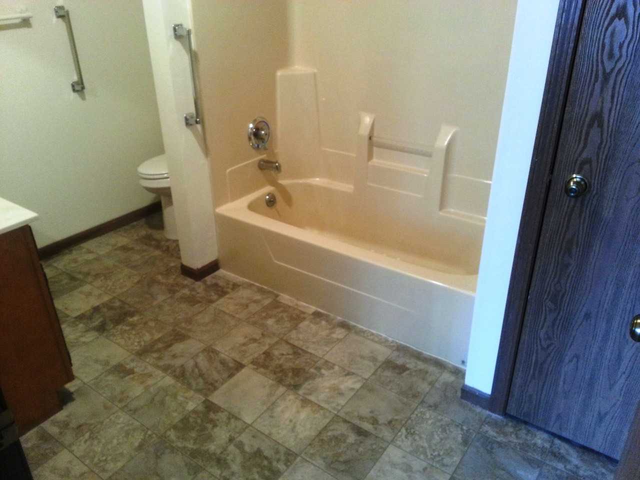 305 Jefferson St - Photo 3 of 4
