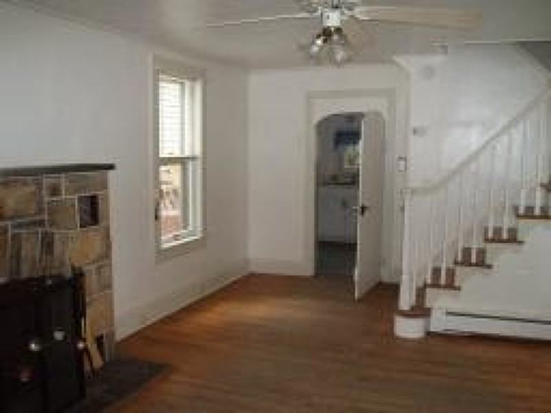 37 Main St - Photo 3 of 11