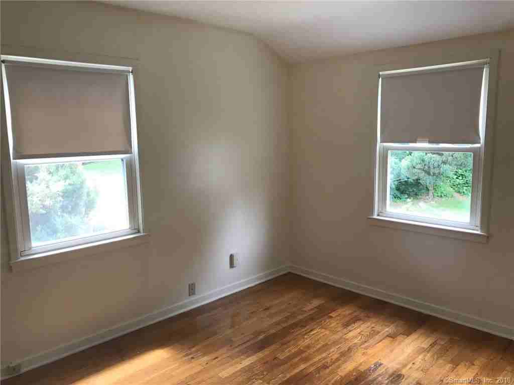 41 Elmhurst Cir - Photo 3 of 17