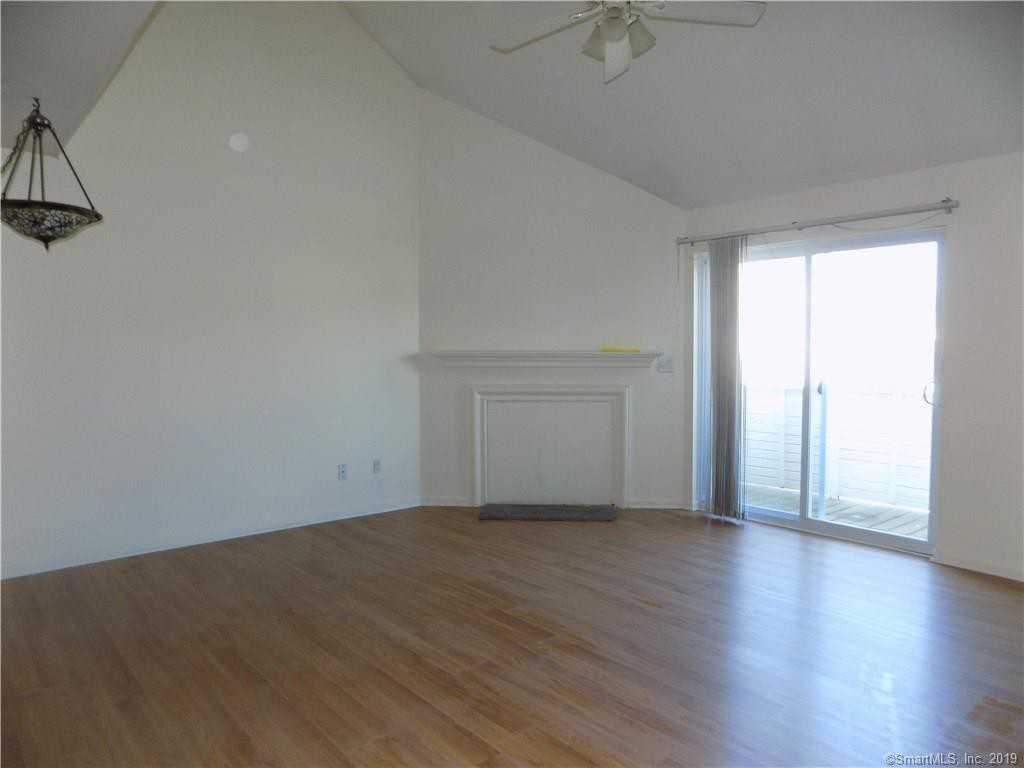 112 Willow Springs - Photo 3 of 14