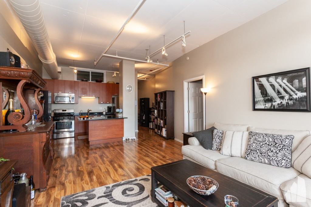 212 East Cullerton Street #901