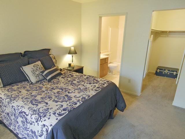 2081 Sylvan Way - Photo 6 of 17