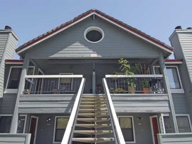 2081 Sylvan Way - Photo 3 of 11