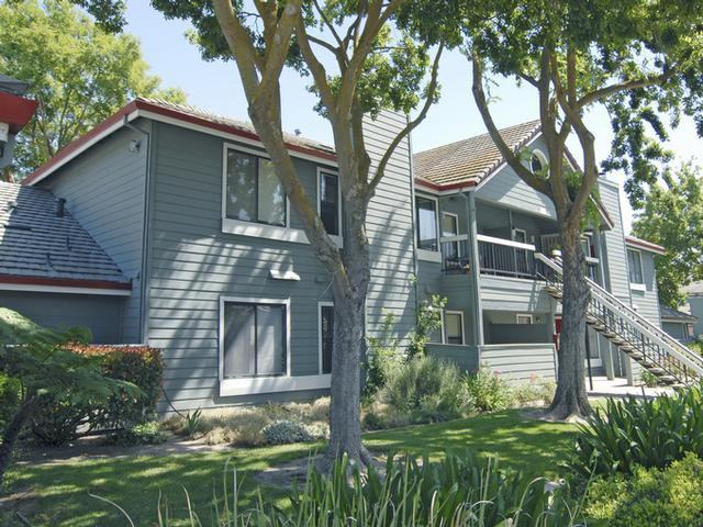 2081 Sylvan Way - Photo 7 of 11
