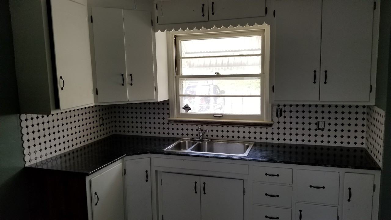 3421 Askew Avenue - Photo 3 of 4