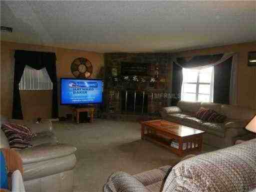 219 Jackson St - Photo 2 of 9