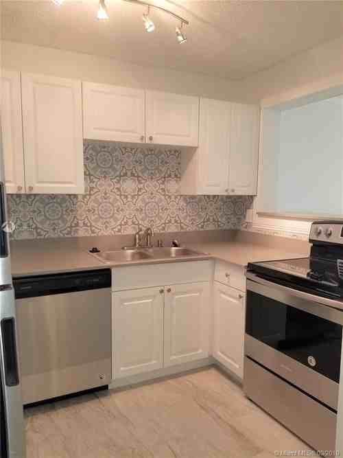 11336 Royal Palm Blvd