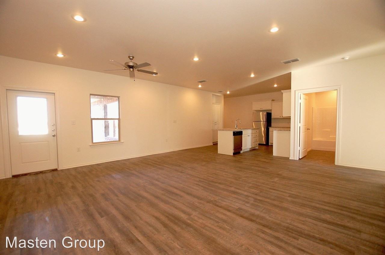 6910 21st St - Photo 3 of 12