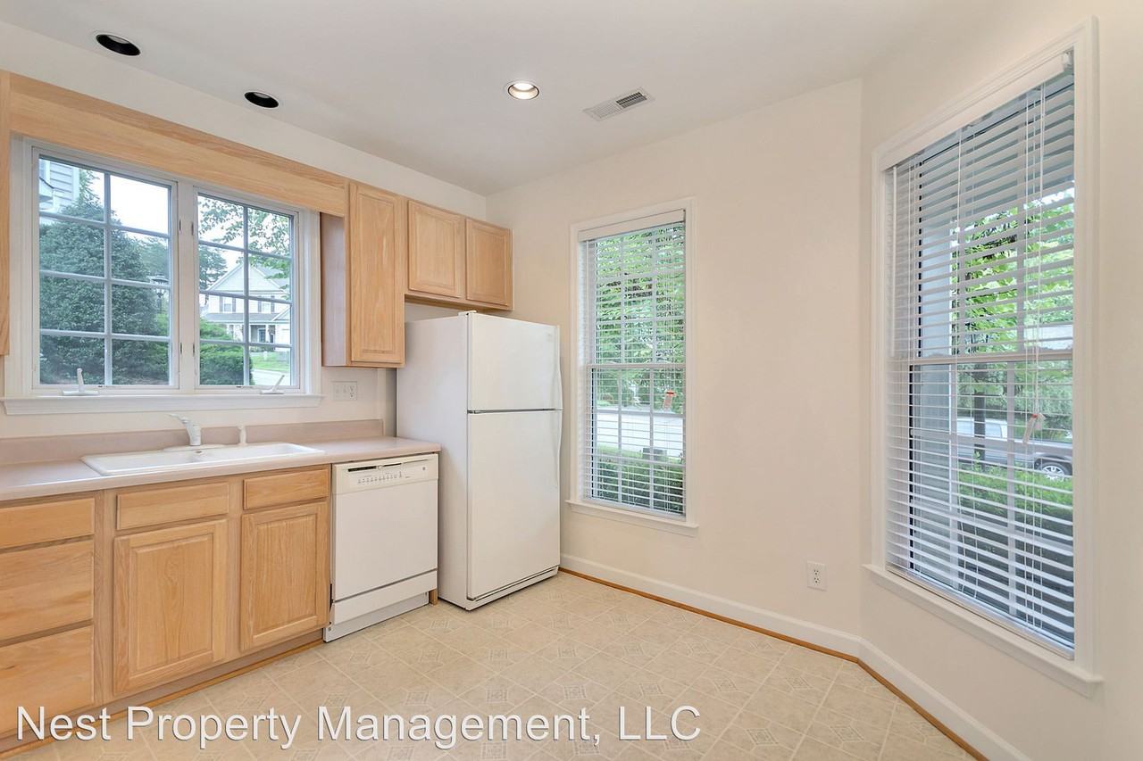 1052 Bristlecone Ln - Photo 2 of 6