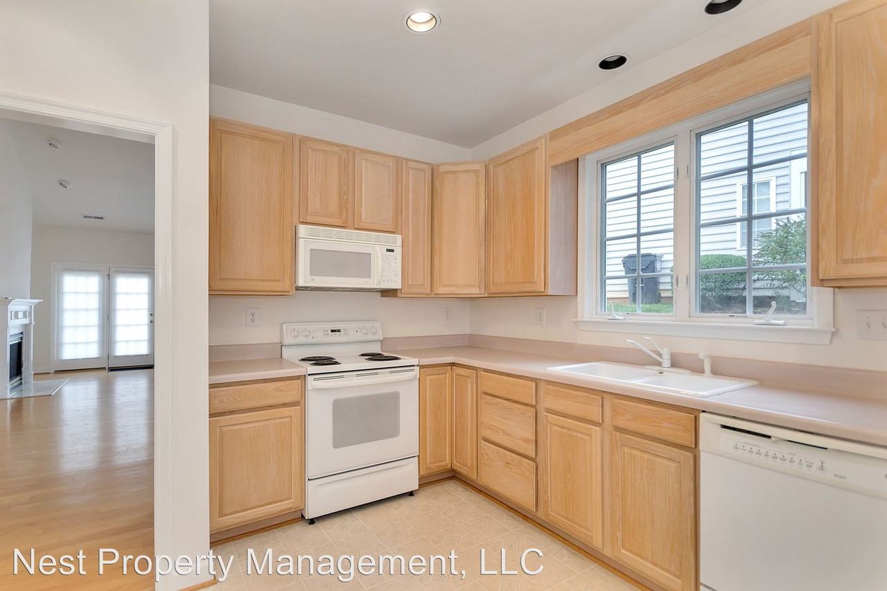 1052 Bristlecone Ln - Photo 3 of 6