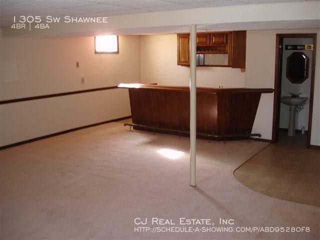 1305 SW Shawnee St - Photo 2 of 9