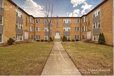 9147 S Pulaski Rd, Evergreen Park, IL 60805 2 Bedroom Apartment for