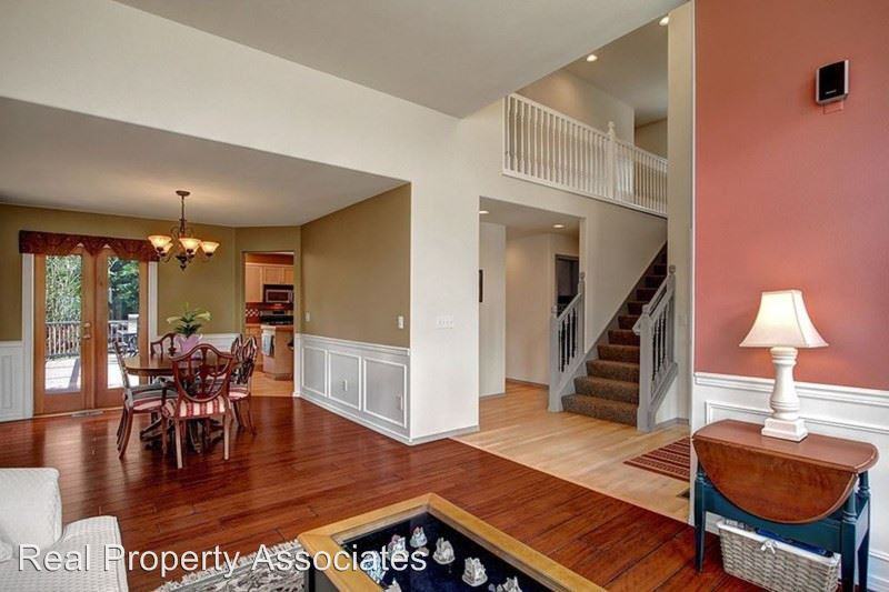 2501 Kennewick Pl NE - Photo 2 of 13