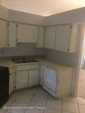 1721 Brandon Trace Ave - Photo 2 of 18