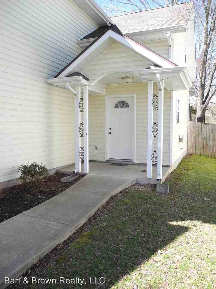 190 Pickett Ridge Ct - Photo 2 of 24