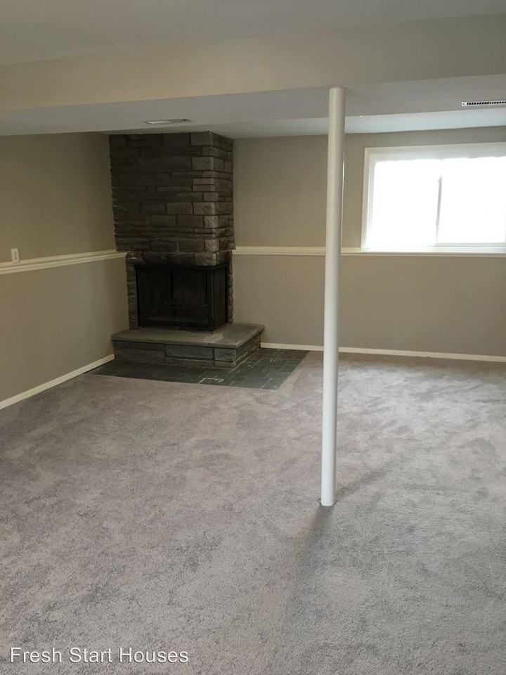 4290 Old Meadow Rd - Photo 3 of 5