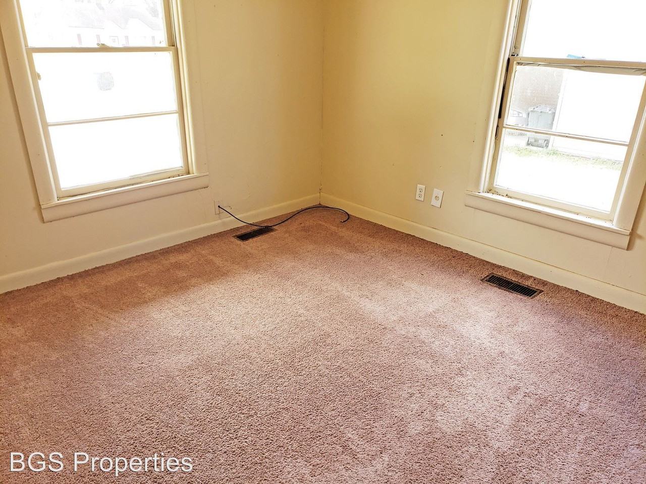 516 Parks St - Photo 3 of 6