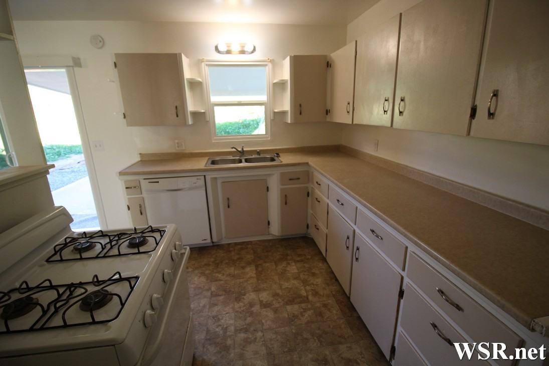 5061 Bushnell Ave - Photo 3 of 7