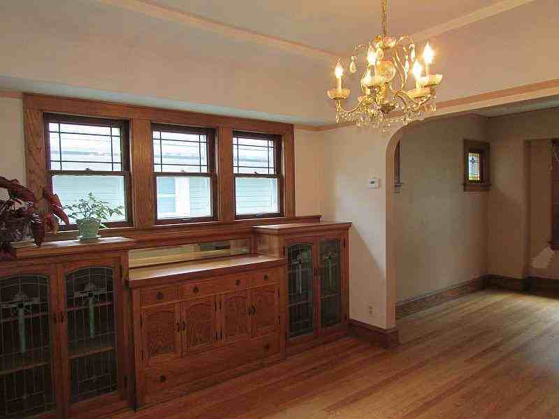 6424 W Locust St - Photo 2 of 3