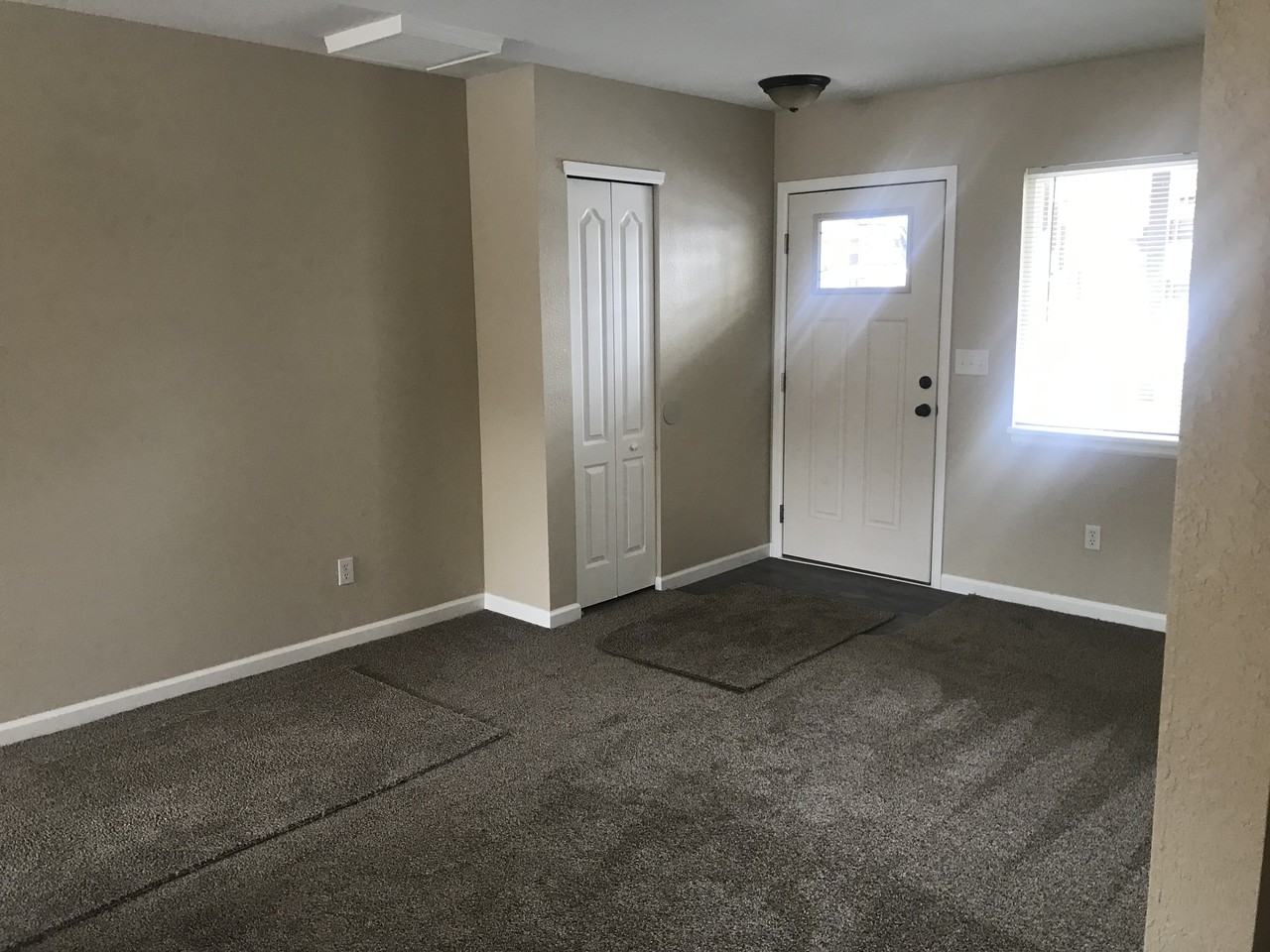 625 Yuma St - Photo 2 of 3