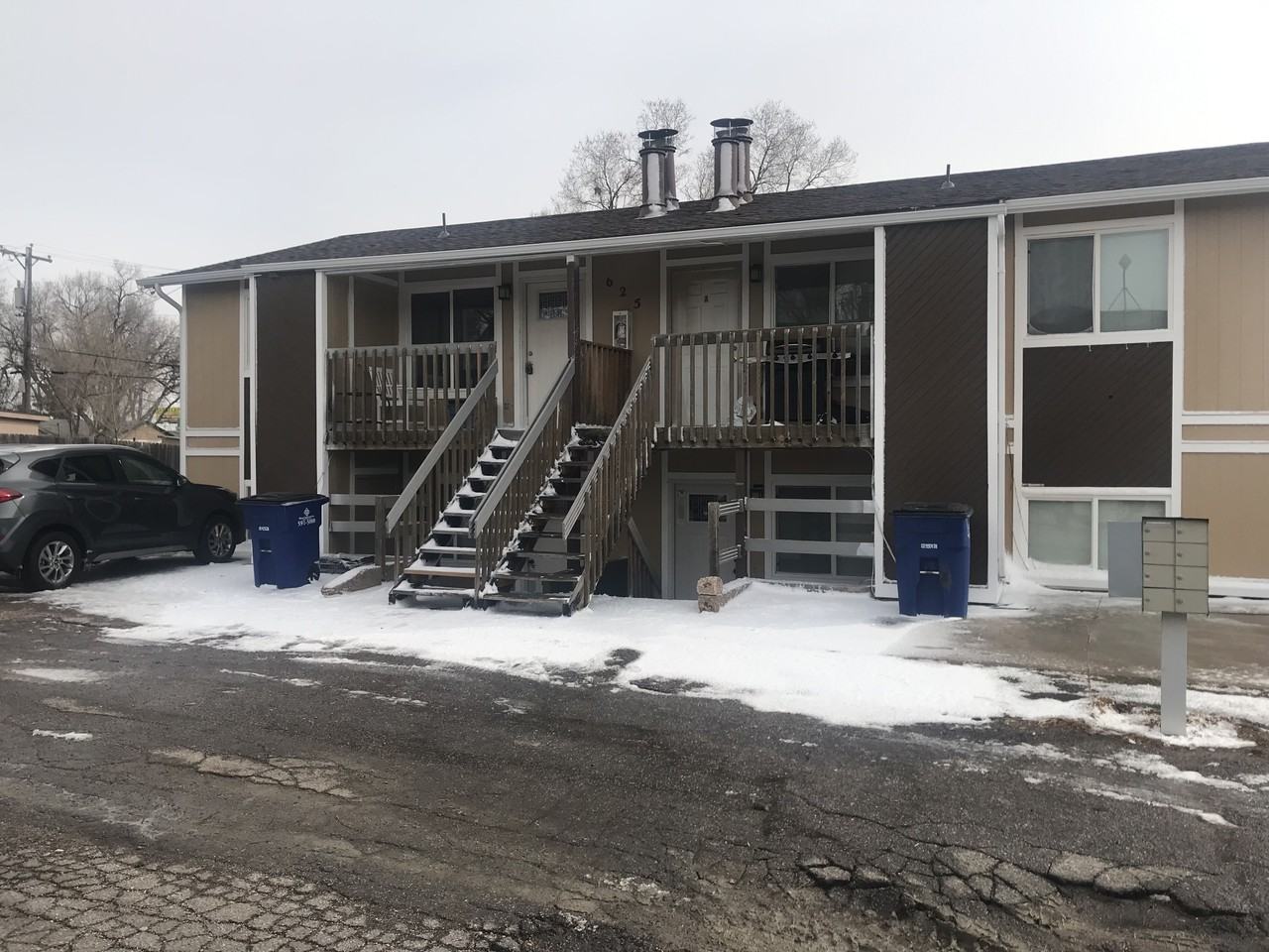 625 Yuma St - Photo 3 of 3