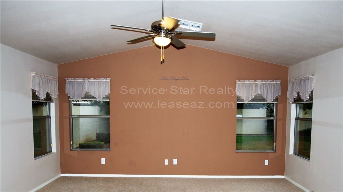 1109 E Gail Dr - Photo 2 of 8