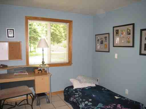 651 Hawthorn Ln - Photo 3 of 15