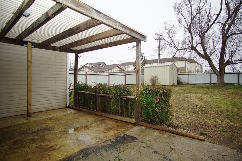 5901 S Francis Ave - Photo 2 of 13